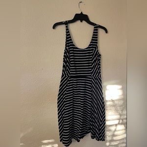 Black and white stripe knee-length dress